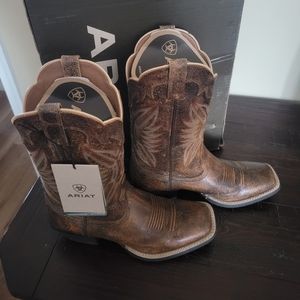 Ariat NEW Women's Square toe Roundup Boots 10018530 Size 8.5 M